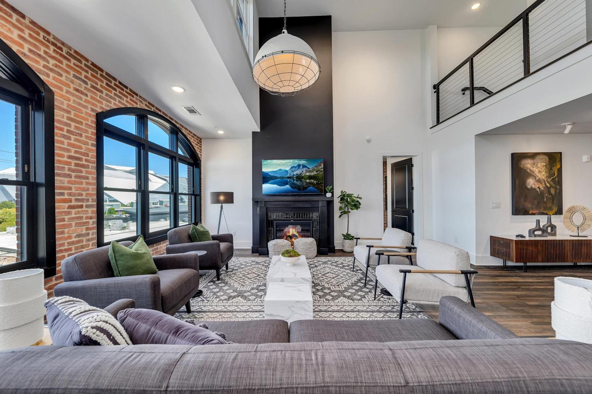 Entire Top Floor Penthouse Loft, Sleeps 20 Атланта Екстер'єр фото