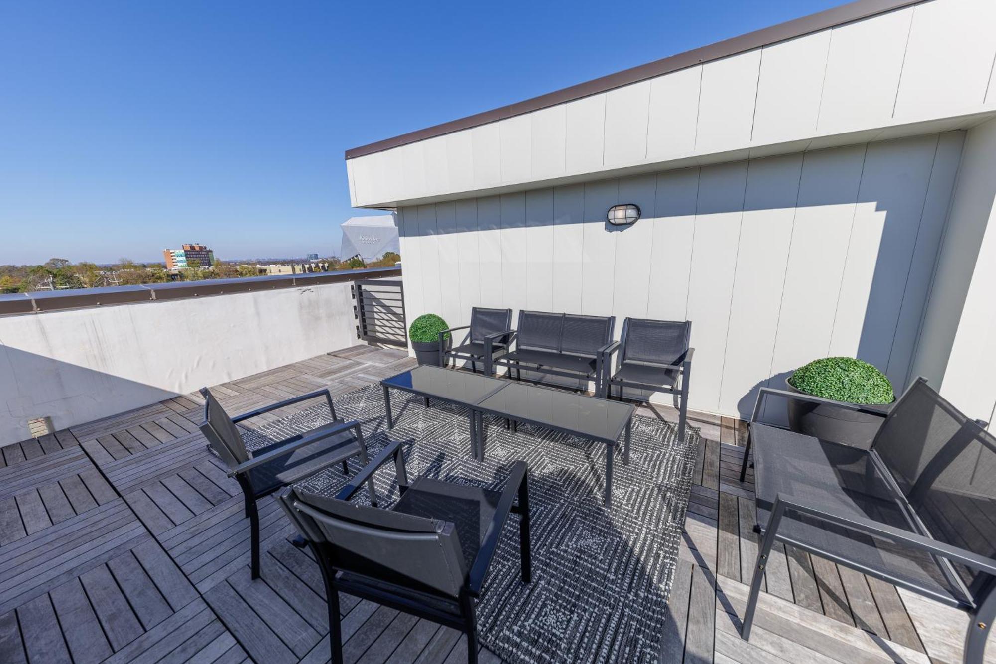 Entire Top Floor Penthouse Loft, Sleeps 20 Атланта Екстер'єр фото