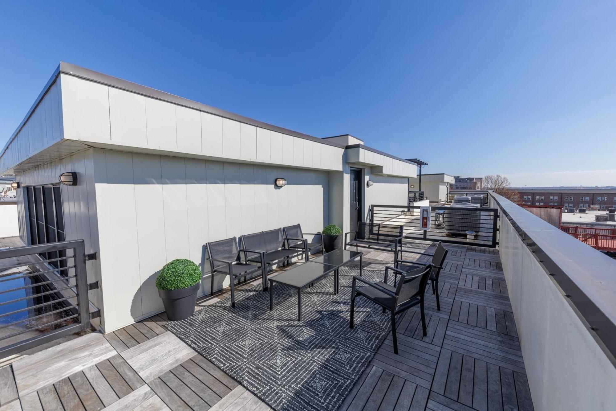 Entire Top Floor Penthouse Loft, Sleeps 20 Атланта Екстер'єр фото