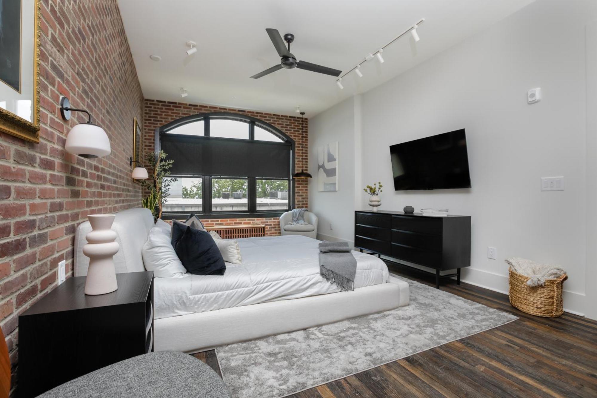 Entire Top Floor Penthouse Loft, Sleeps 20 Атланта Екстер'єр фото