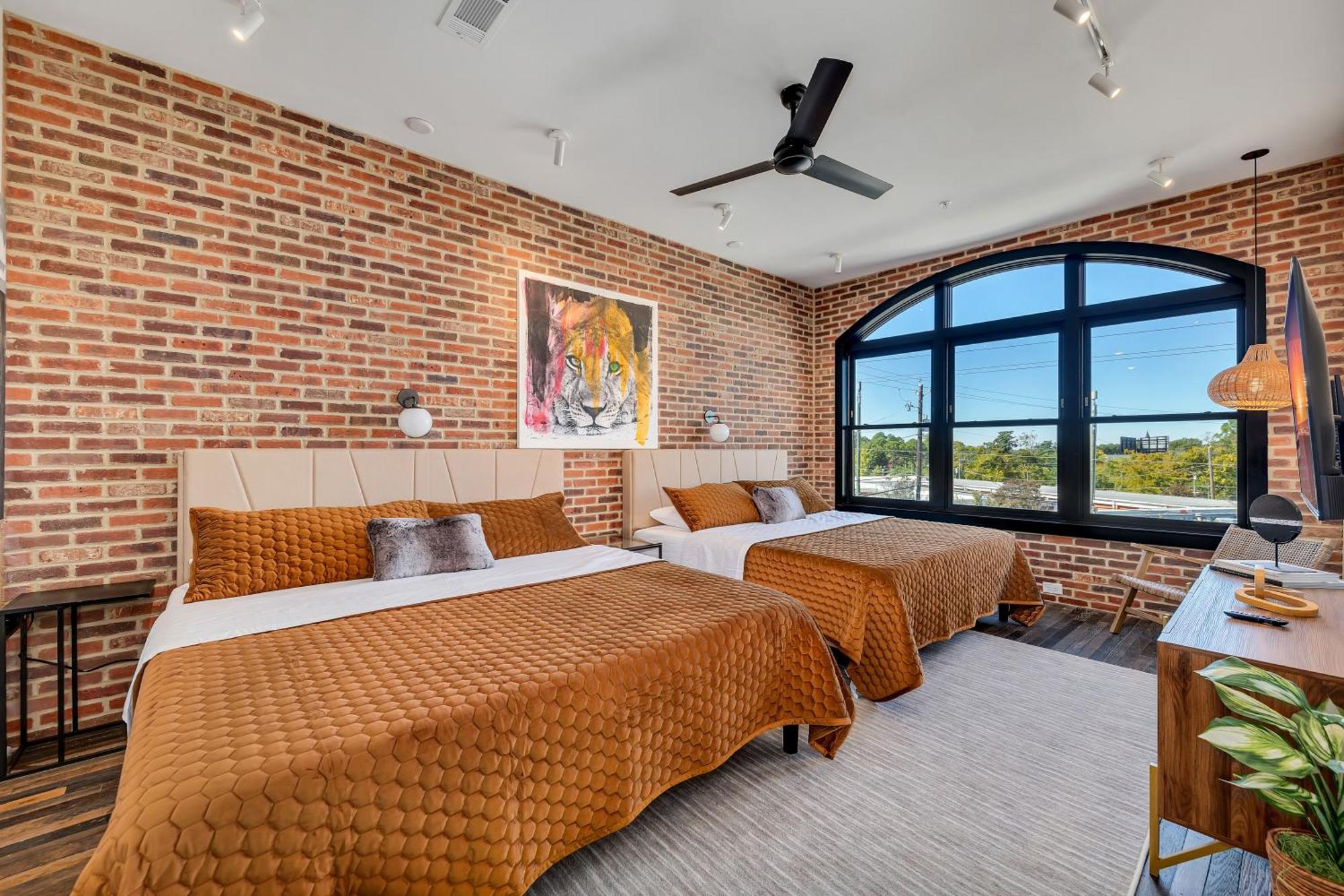 Entire Top Floor Penthouse Loft, Sleeps 20 Атланта Екстер'єр фото